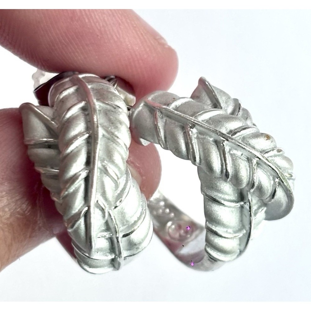Arthur‎ Court Aluminum Hoop Earrings .75 In Leaf Round Discontinued Jewelry